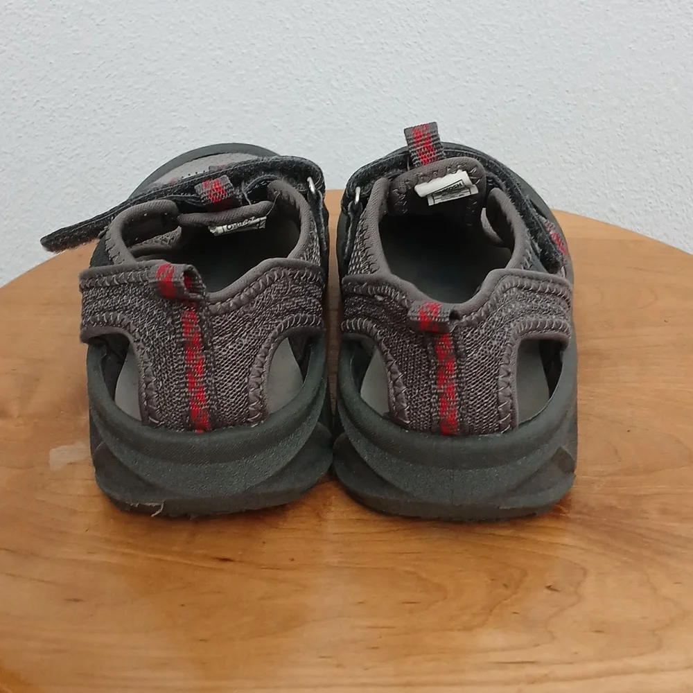 Osh Kosh B'Gosh Grey, Red Cutout Side Water Shoes Outdoor Size 12 Summer Sandals